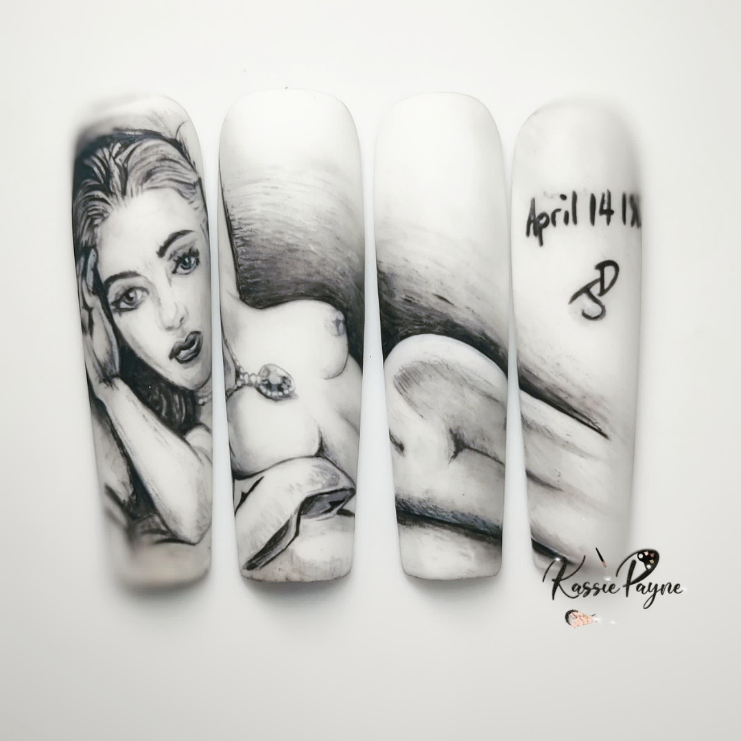 PORTRAIT/REALISTIC NAILS